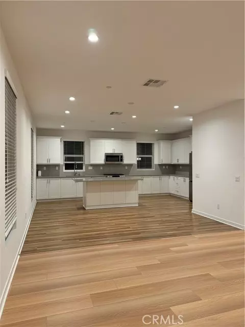 2328 Synergy, Irvine, CA 92614