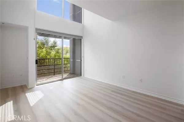 Los Angeles, CA 90013,629 Traction Avenue