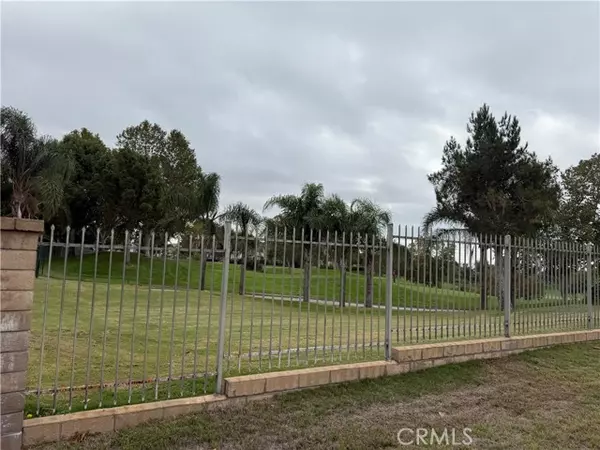 Fontana, CA 92336,16369 Medinah