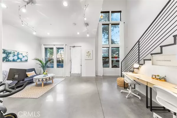210 North Spurgeon Street, Santa Ana, CA 92701