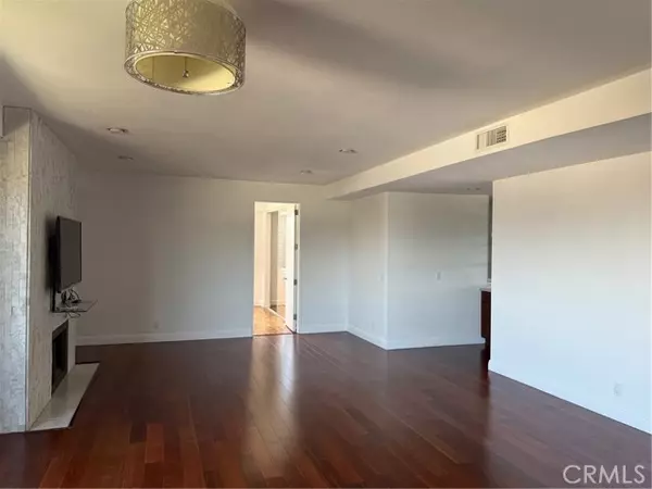 Beverly Hills, CA 90211,116 North Swall