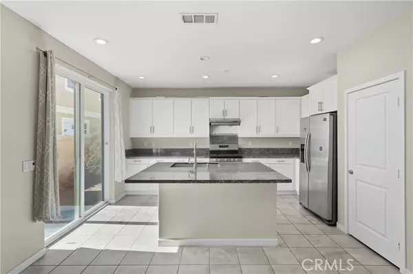 Chino, CA 91710,13846 Farmhouse