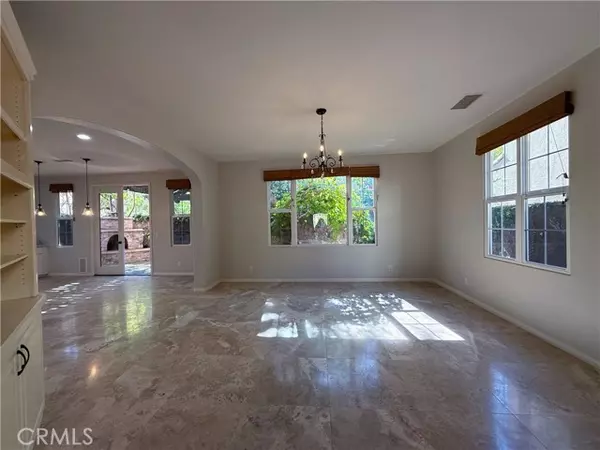 Irvine, CA 92620,28 Teak