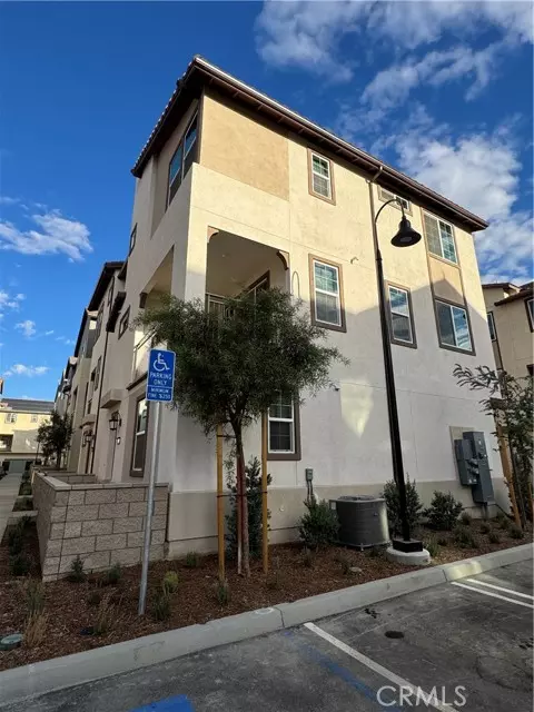 Eastvale, CA 92880,12788 Bolsa Dr