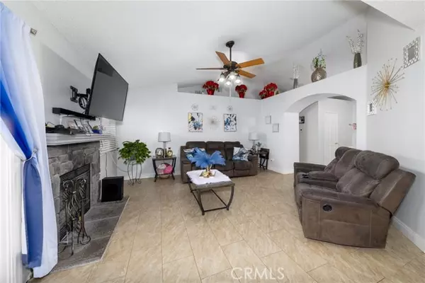 Apple Valley, CA 92307,22444 Hurons