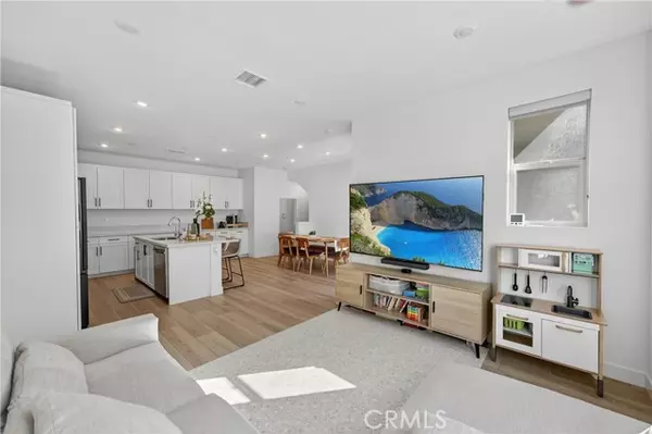 Placentia, CA 92870,1572 Lima Way