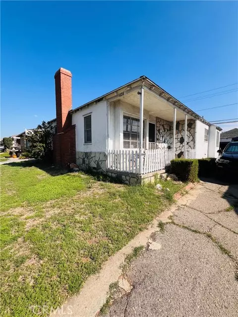 Montebello, CA 90640,424 North Via Val Verde