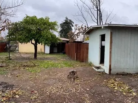 Bakersfield, CA 93307,825 Bradshaw St