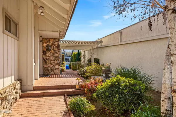 Westlake Village, CA 91361,4040 Whitesail Circle