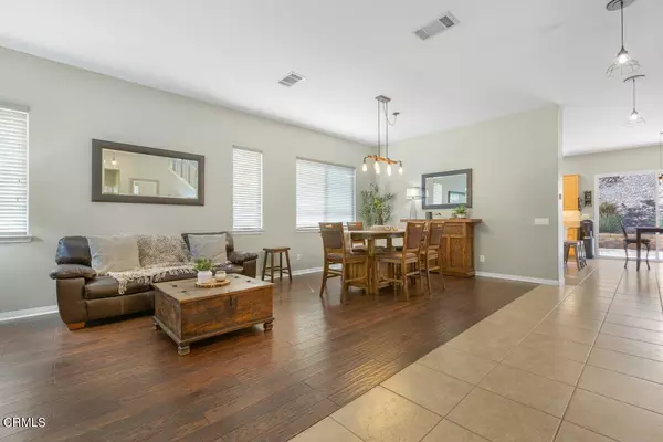 Santa Clarita, CA 91350,21116 Cross Creek Drive