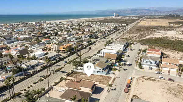 Oxnard, CA 93035,911 Dunes Street