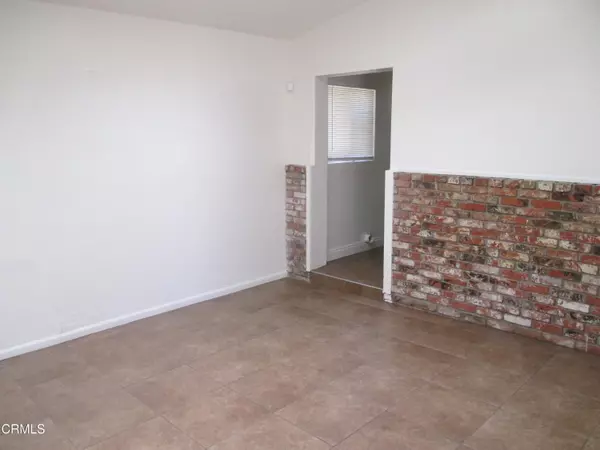Lancaster, CA 93535,44104 Carolside Avenue