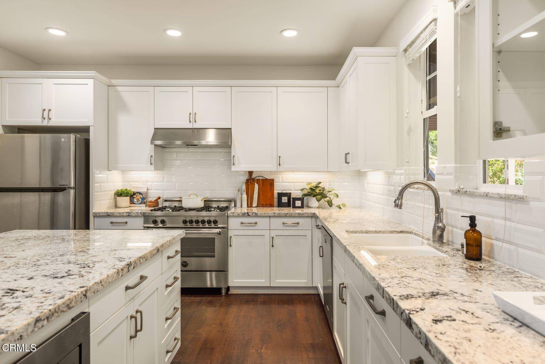 Ojai, CA 93023,11570 Oakcrest Avenue