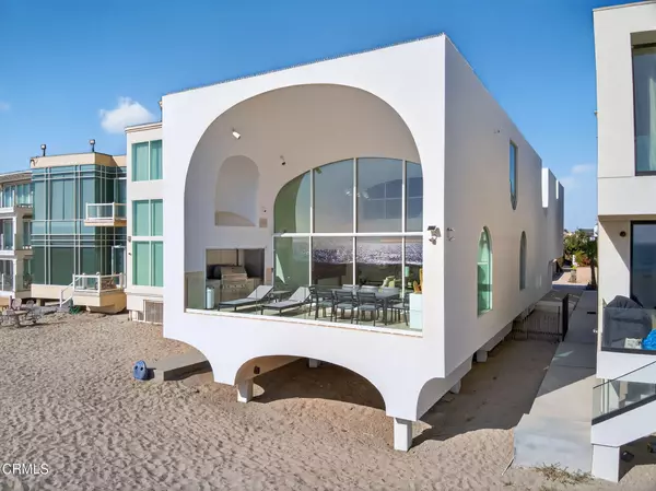 Oxnard, CA 93035,1211 Capri Way