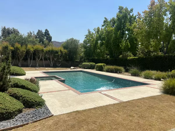 Camarillo, CA 93012,1809 Via Montecito