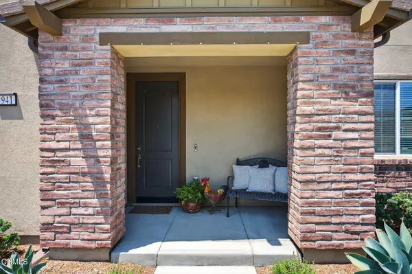 Santa Paula, CA 93060,1941 Pomegranate Street