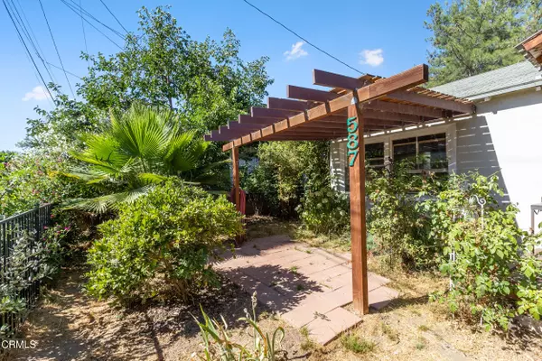 Oak View, CA 93022,587 Vine Street