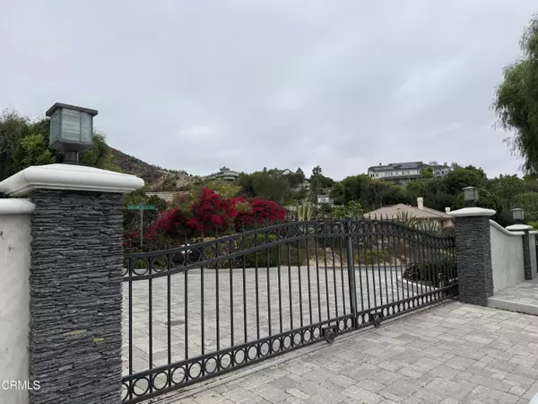 390 East Highland Hills Drive, Camarillo, CA 93010