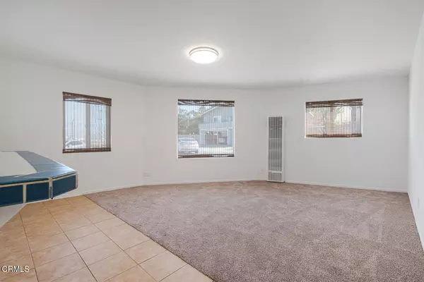 Oxnard, CA 93035,387-389 Highland Drive