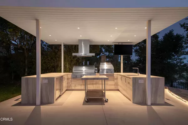 Moorpark, CA 93021,7216 Littler Court