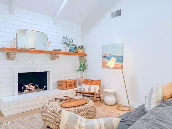 Oxnard, CA 93035,4954 Dolphin Way