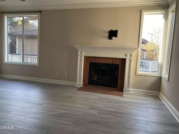 Thousand Oaks, CA 91362,2394 Pleasant Way