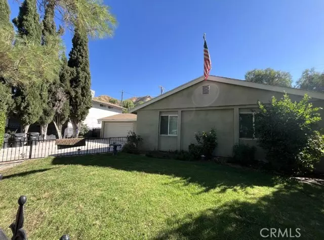 11886 Vanport Avenue, Sylmar, CA 91342