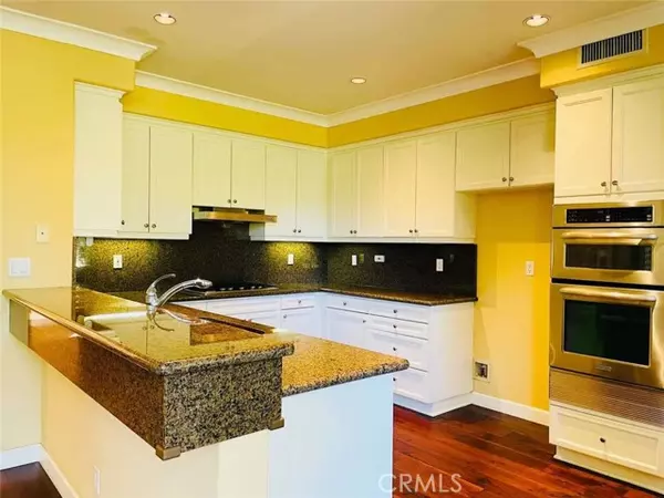 Tustin, CA 92782,2511 Alister Avenue