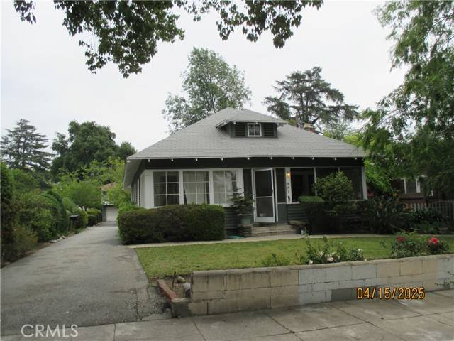 582 North Oakland Avenue, Pasadena, CA 91101