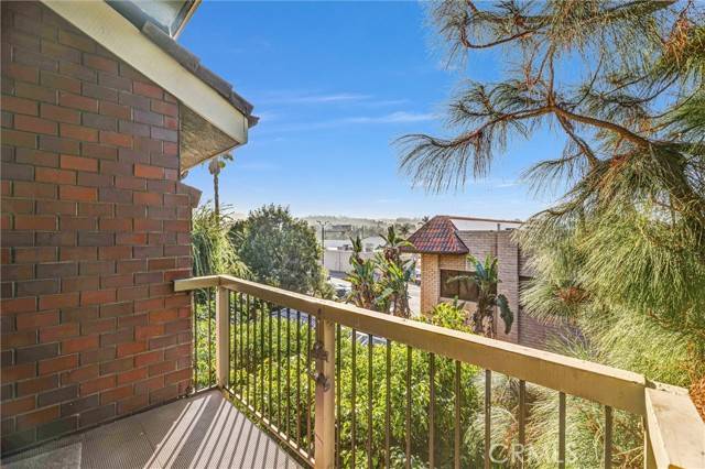 18324 Clark Street, Tarzana, CA 91356
