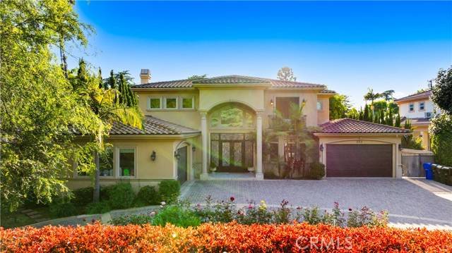 553 Woodward Boulevard, Pasadena, CA 91107