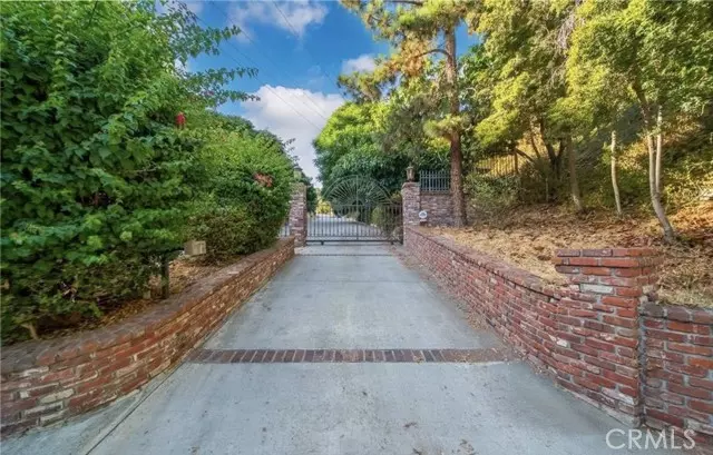Monrovia, CA 91016,330 North Madison Avenue