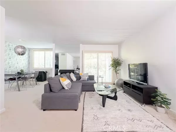 West Hollywood, CA 90069,927 North Kings Road