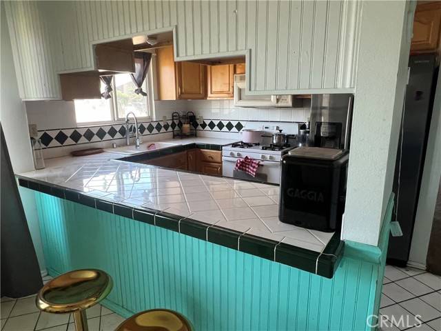 Bloomington, CA 92316,946 West woodcrest