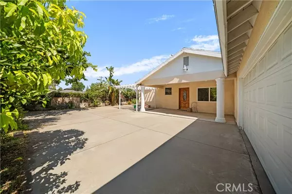 La Puente, CA 91744,15921 Meadowside Street