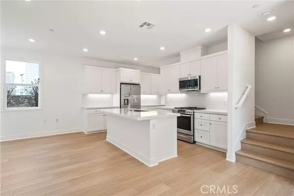 Irvine, CA 92618,239 Yerba