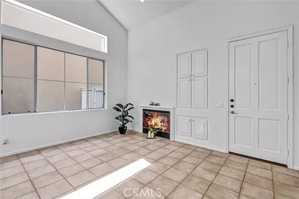 Irvine, CA 92606,35 Del Cambrea