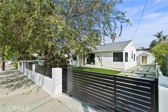 Sherman Oaks, CA 91411,5222 Cedros Avenue