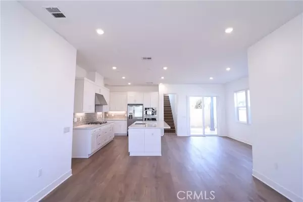 Irvine, CA 92618,273 Shoveler