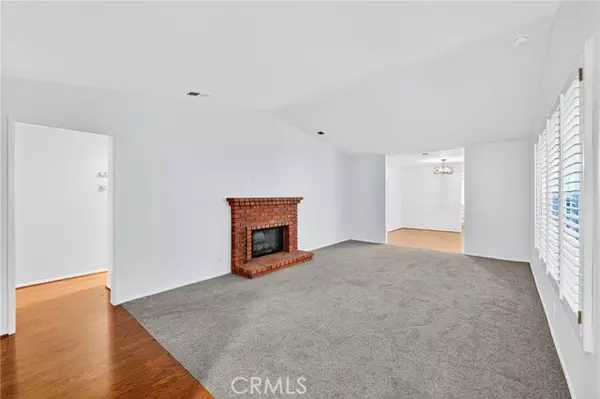 Glendora, CA 91740,954 South Glendora