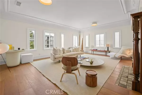 320 South Kingsley, Los Angeles, CA 90020