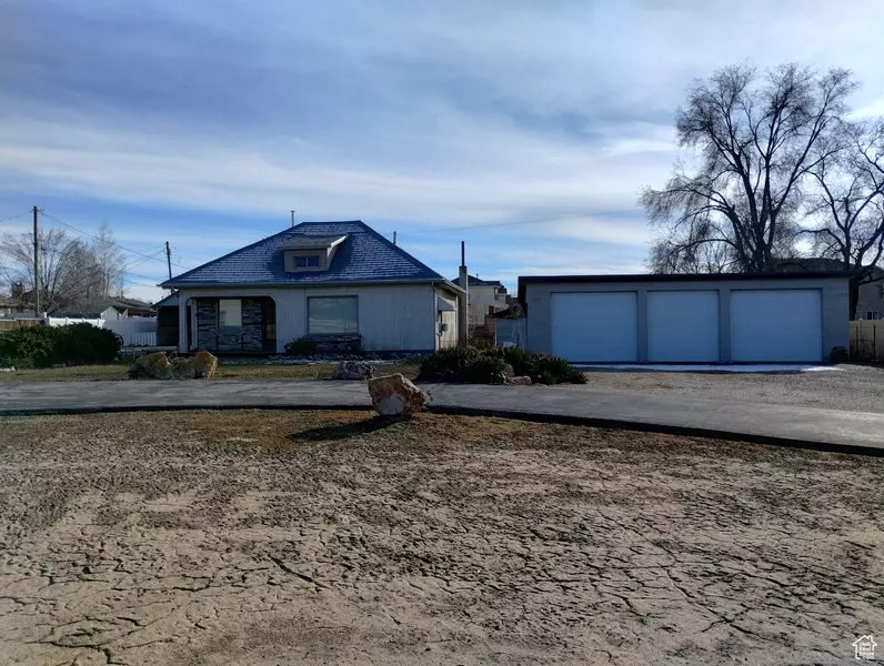 182 E 9000 S, Sandy, UT 84070