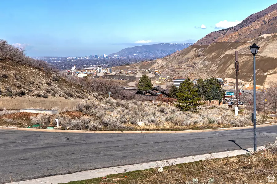 7541 S PROSPECTOR DR E, Cottonwood Heights, UT 84093