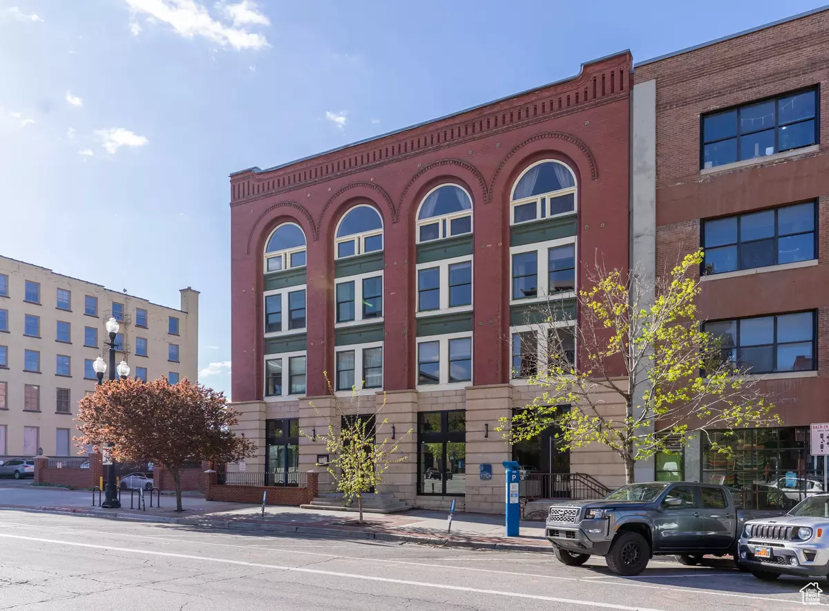 Salt Lake City, UT 84101,327 W 200 S #001