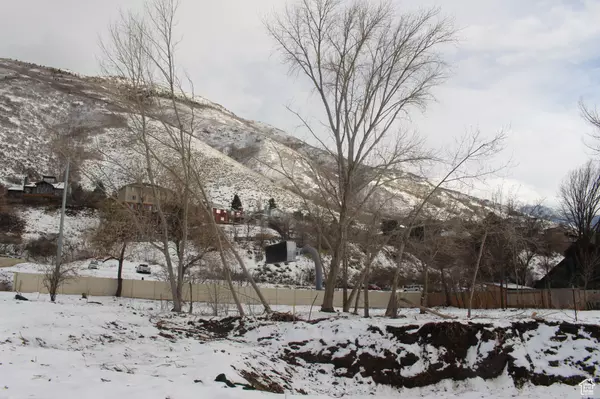 Salt Lake City, UT 84121,7657 S AVONDALE DR E