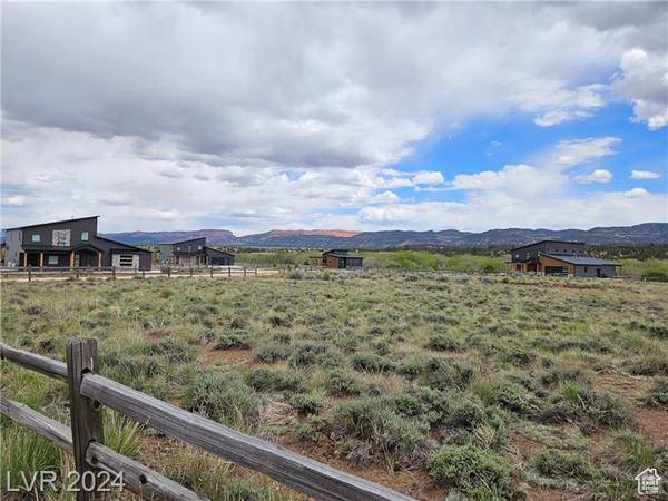 187 W BRYCE GATE CIR, Hatch, UT 84735