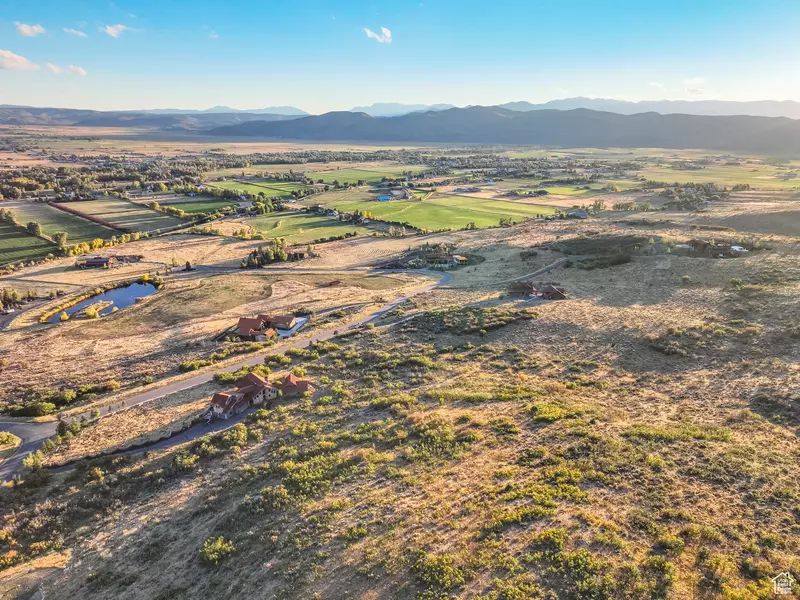 5948 N TRIPLE CROWN TRL, Oakley, UT 84055