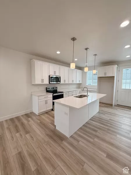 1688 N CENTERPOINT LN, Salem, UT 84653