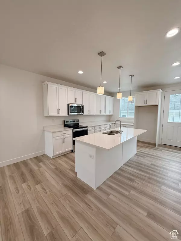 1688 N CENTERPOINT LN, Salem, UT 84653