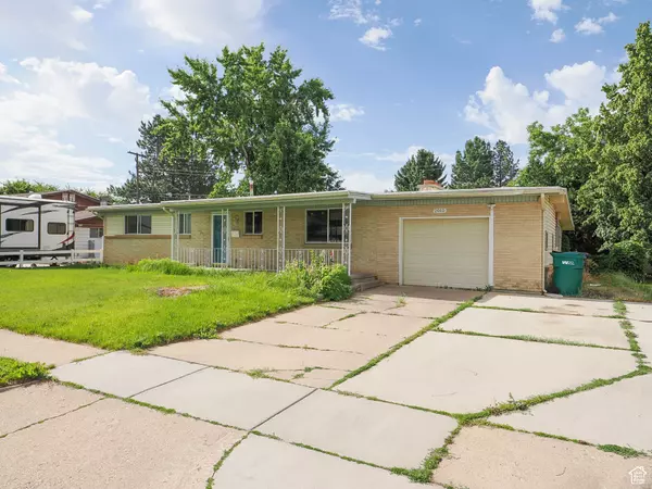 Roy, UT 84067,2015 W 4225 S